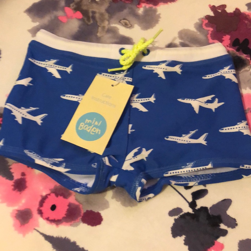 NWT mini boden boys swim trunks